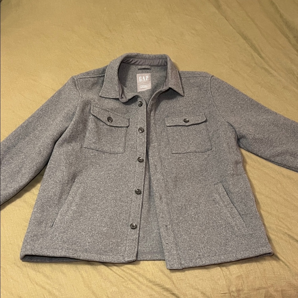 GAP Men’s Utility Jacket in Heather Gray